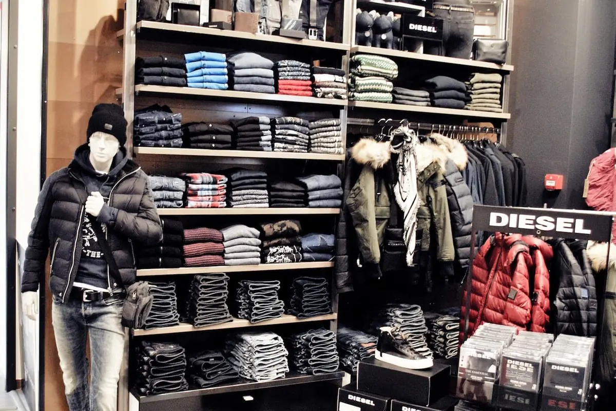 Rayons de la boutique Palace Fashion des galeries du Cora